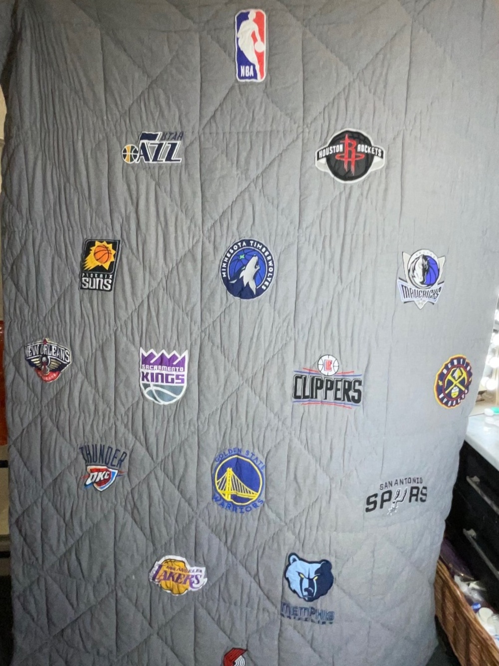 Pottery Barn Kids NBA Western Conference Twin Quilt and Sheet Set - Picture 2 of 9